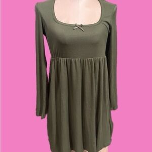 BNWOT Green Long Sleeve babydoll Dress with Bow Detail
